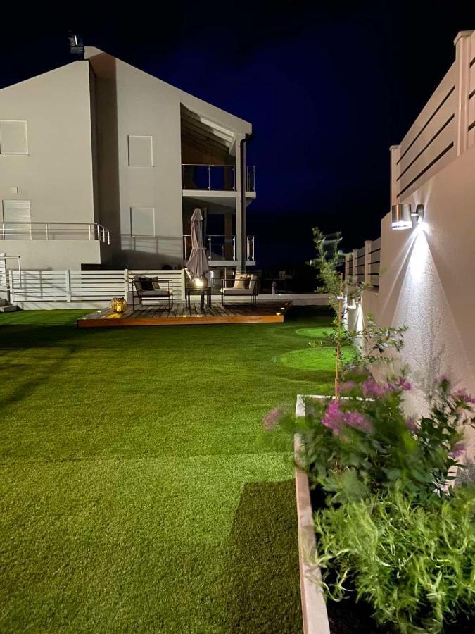 Ellavis Apartments エクステリア 写真