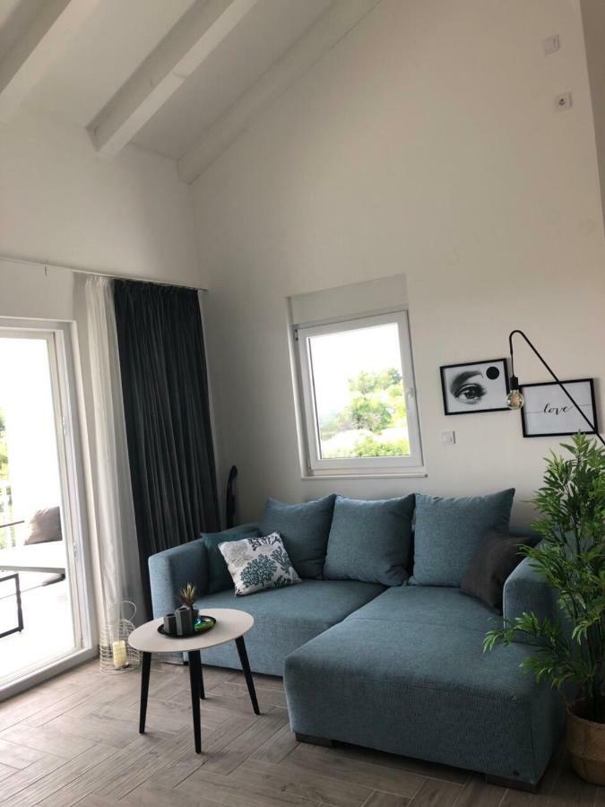 Ellavis Apartments エクステリア 写真